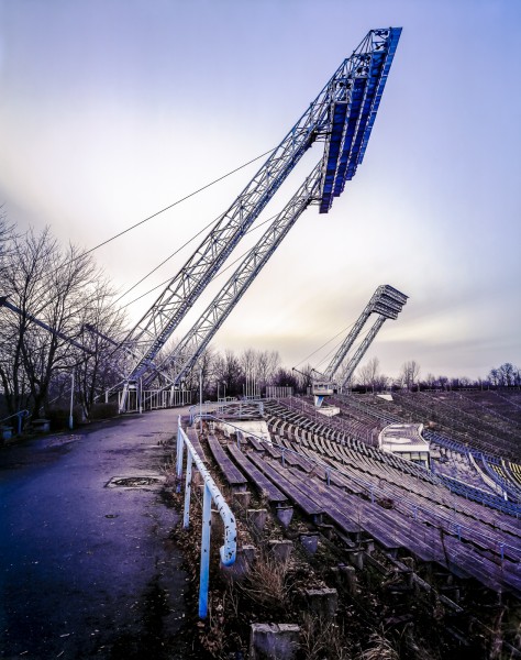 floodlightning pylons